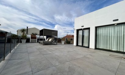 Resale - Villa - Los Balcones
