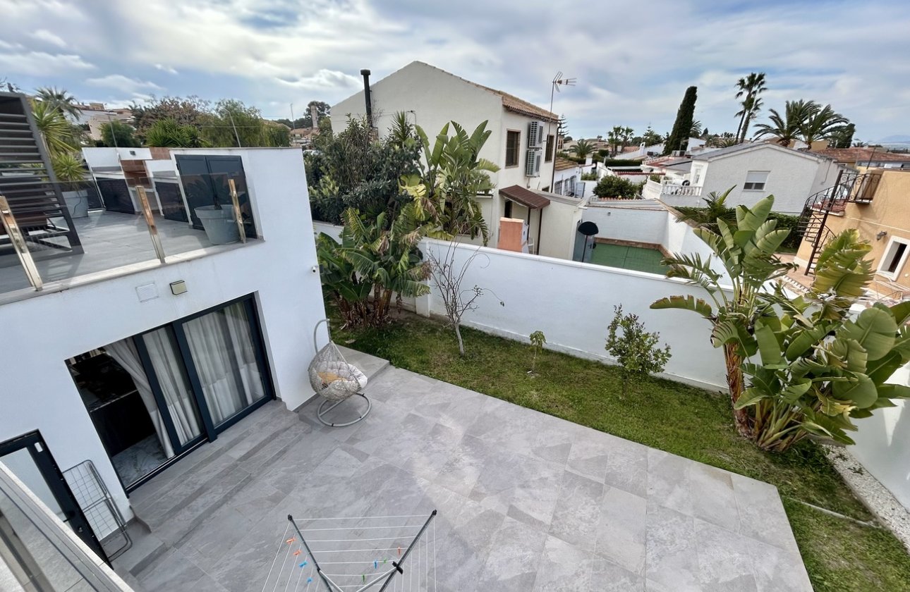 Resale - Villa - Los Balcones