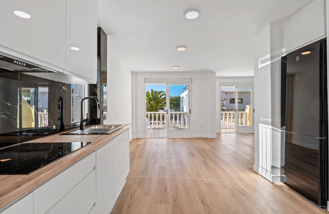 Resale - Townhouse - Benimar