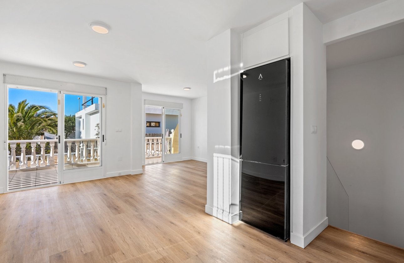 Resale - Townhouse - Benimar