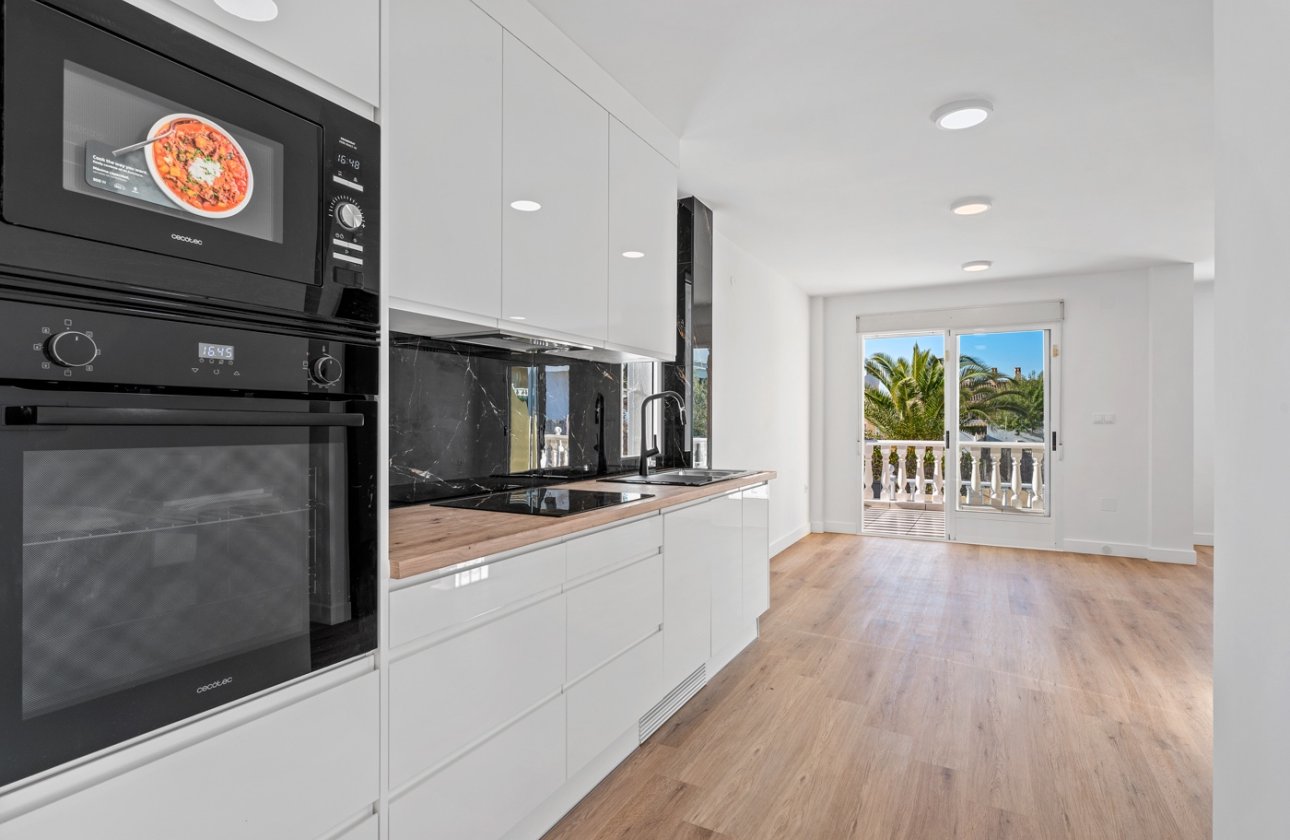 Resale - Townhouse - Benimar