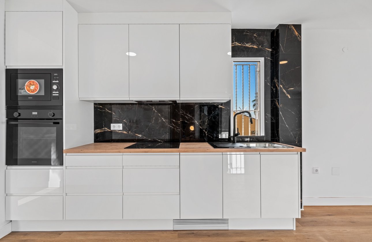 Resale - Townhouse - Benimar