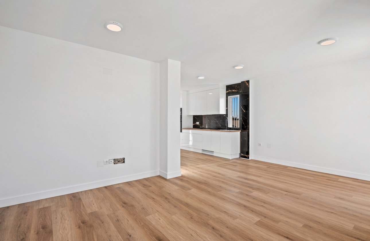 Resale - Townhouse - Benimar