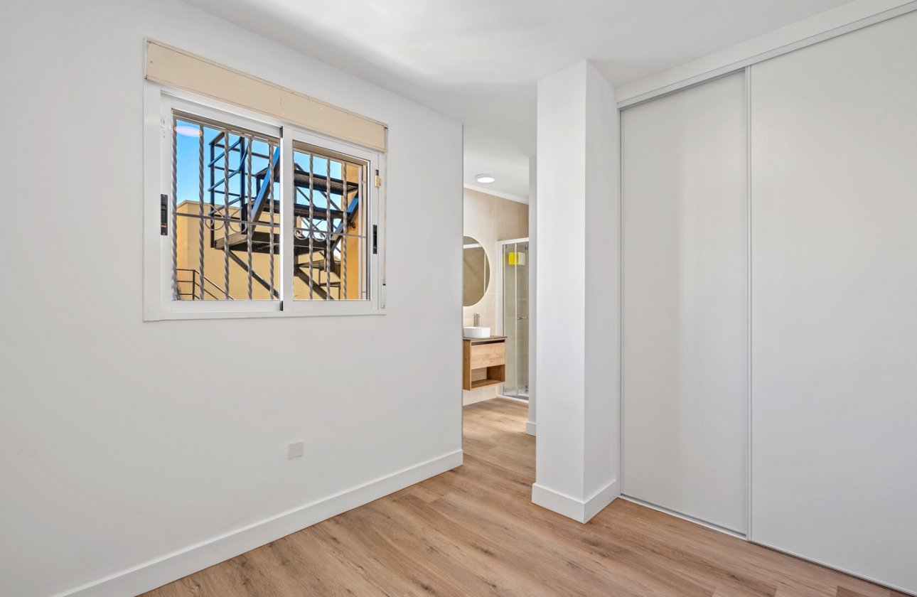 Resale - Townhouse - Benimar