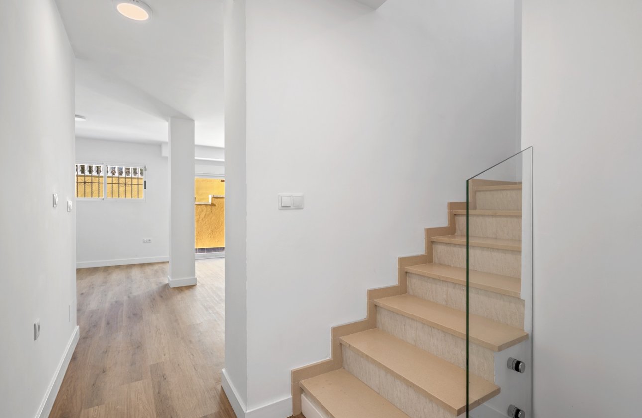 Resale - Townhouse - Benimar