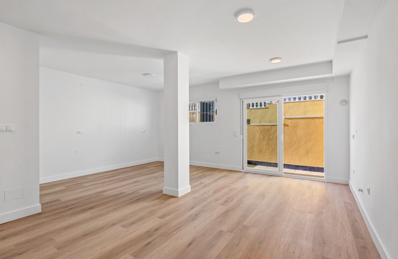 Resale - Townhouse - Benimar