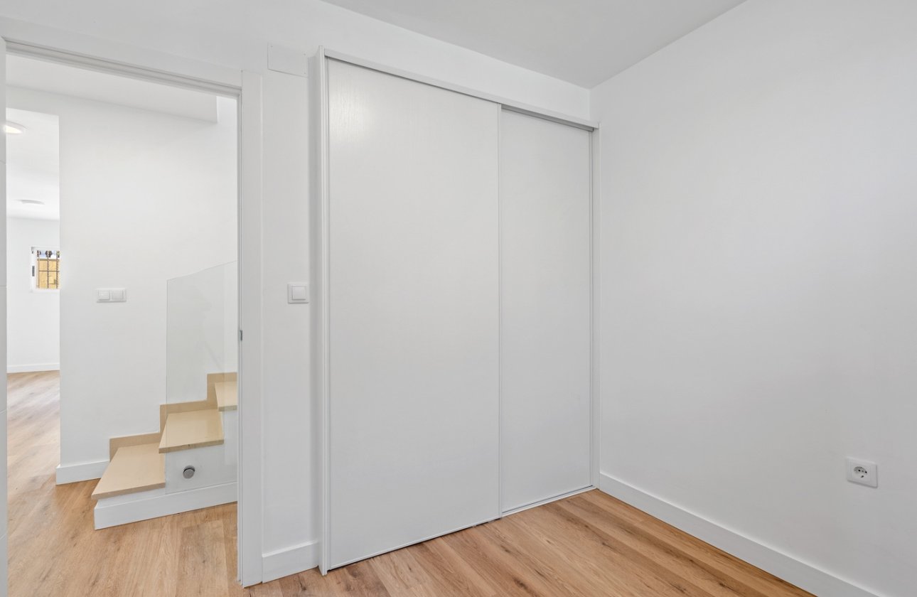 Resale - Townhouse - Benimar