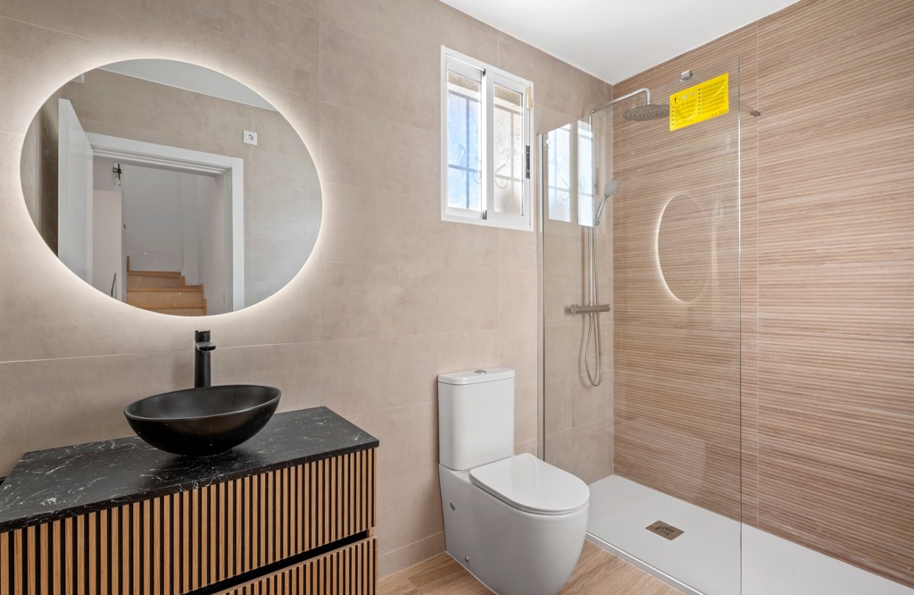 Resale - Townhouse - Benimar