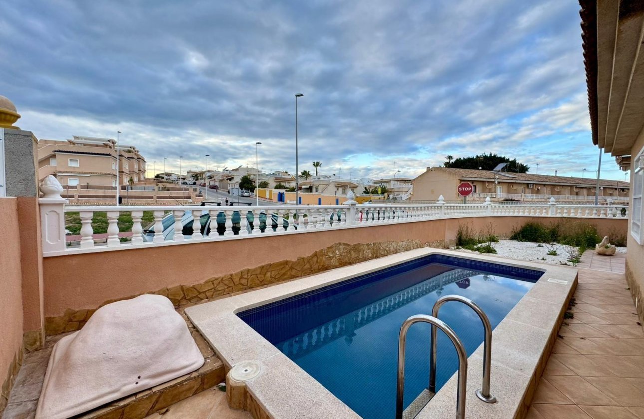 Resale - Villa - Torrevieja - Los Balcones - Los Altos del Edén