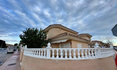 Resale - Villa - Torrevieja - Los Balcones - Los Altos del Edén