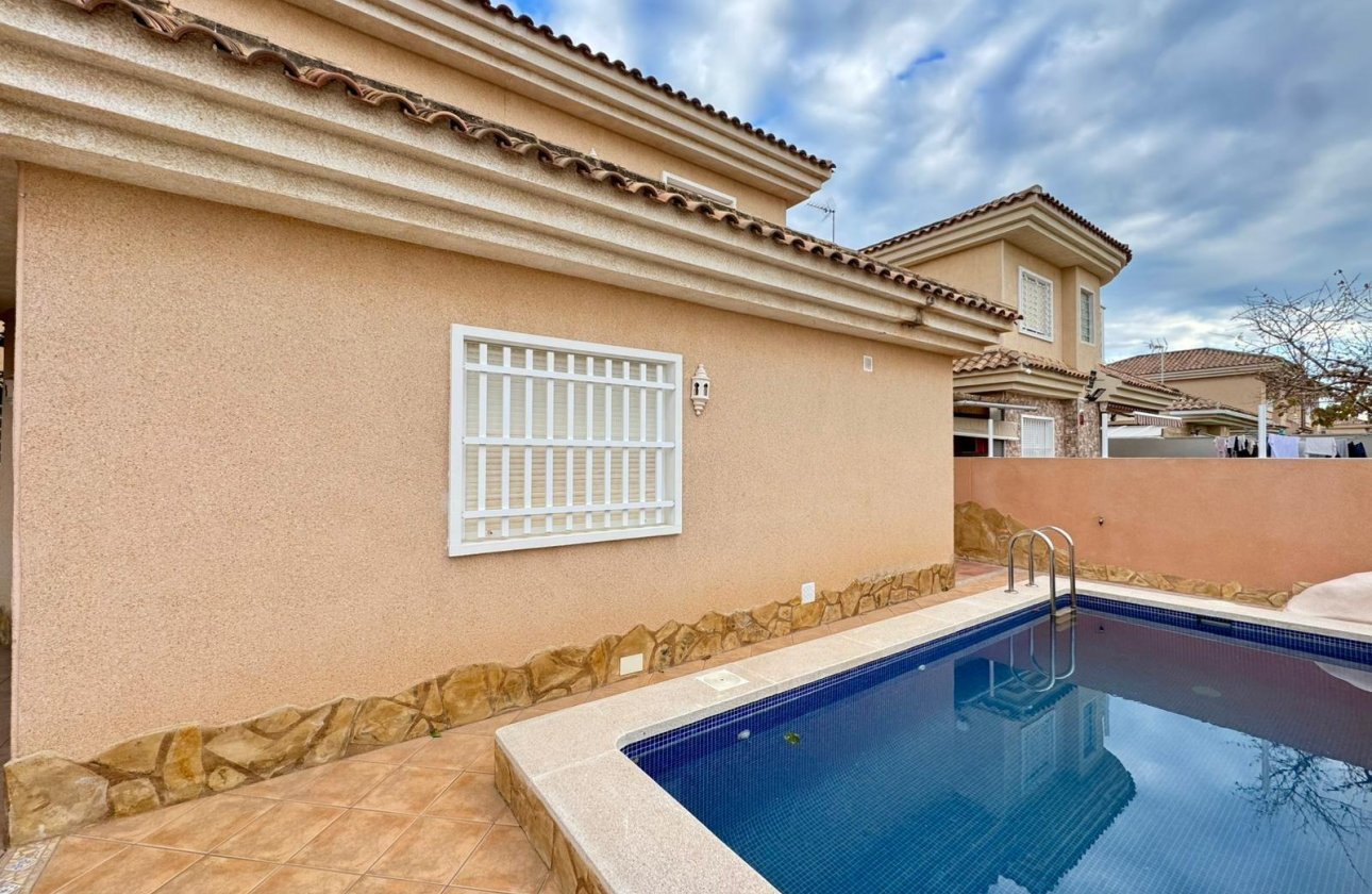 Resale - Villa - Torrevieja - Los Balcones - Los Altos del Edén