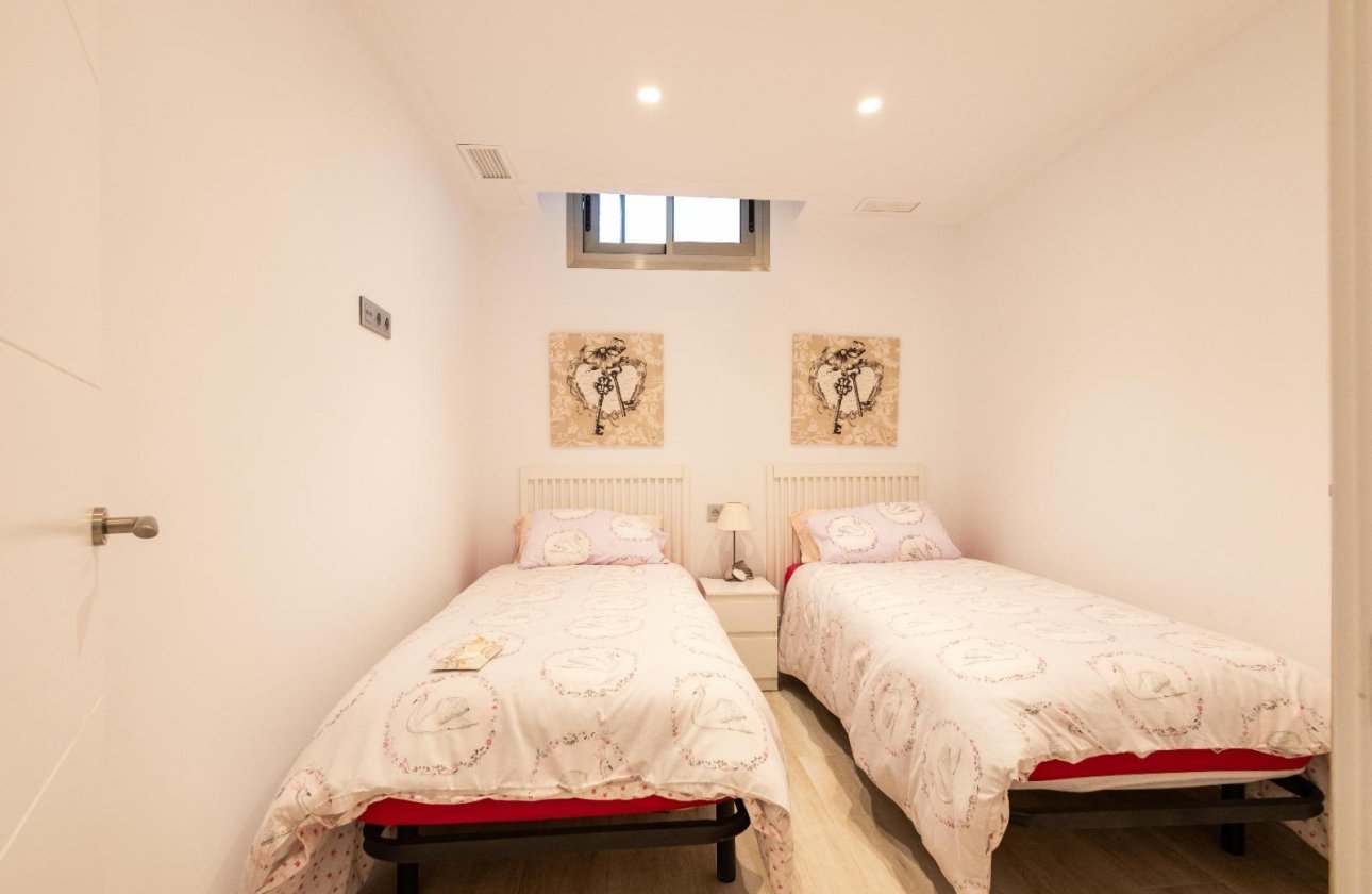 Reventa - Villa - Orihuela Costa - PAU 26