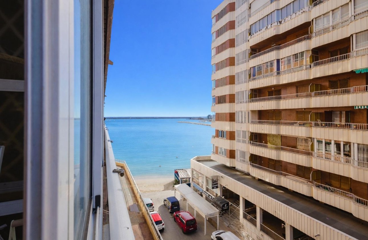 Resale - Apartment / flat - Torrevieja - Playa del Acequión