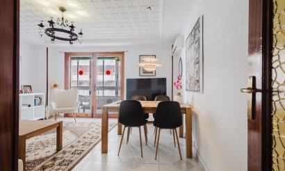 Resale - Apartment / flat - Torrevieja - Playa del Acequión