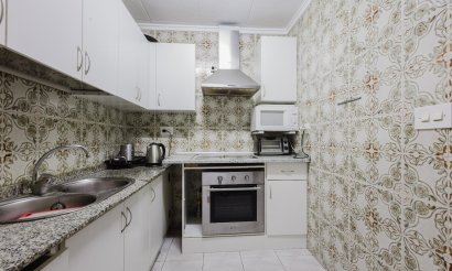 Resale - Apartment / flat - Torrevieja - Playa del Acequión