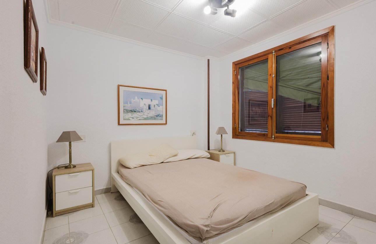 Resale - Apartment / flat - Torrevieja - Playa del Acequión