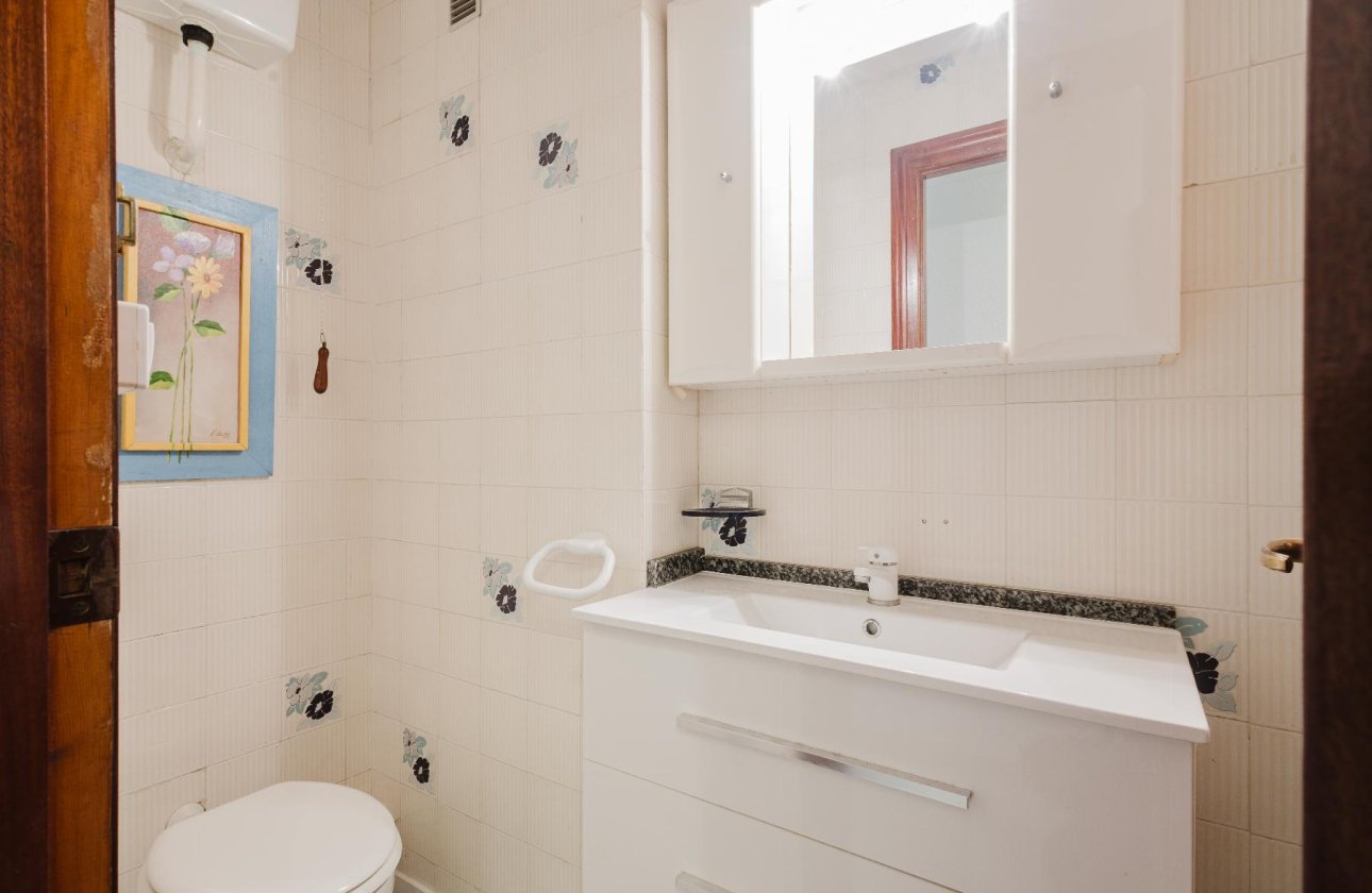 Resale - Apartment / flat - Torrevieja - Playa del Acequión