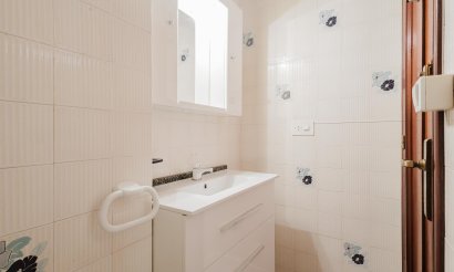 Resale - Apartment / flat - Torrevieja - Playa del Acequión