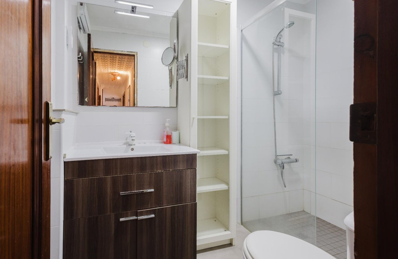 Resale - Apartment / flat - Torrevieja - Playa del Acequión