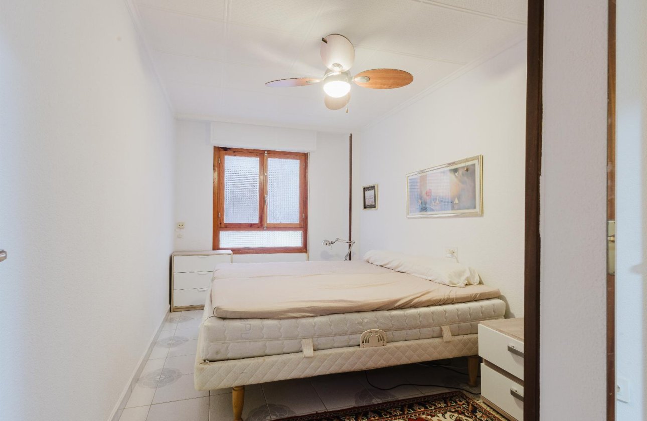 Resale - Apartment / flat - Torrevieja - Playa del Acequión