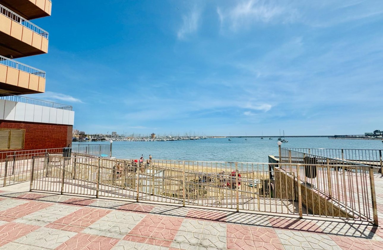 Resale - Apartment / flat - Torrevieja - Playa del Acequión