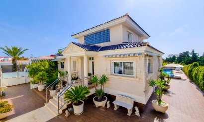Resale - Villa - Torrevieja - La Mata