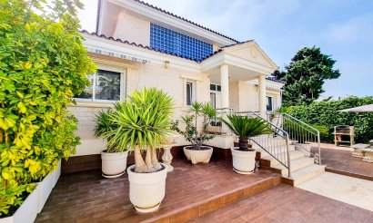 Resale - Villa - Torrevieja - La Mata