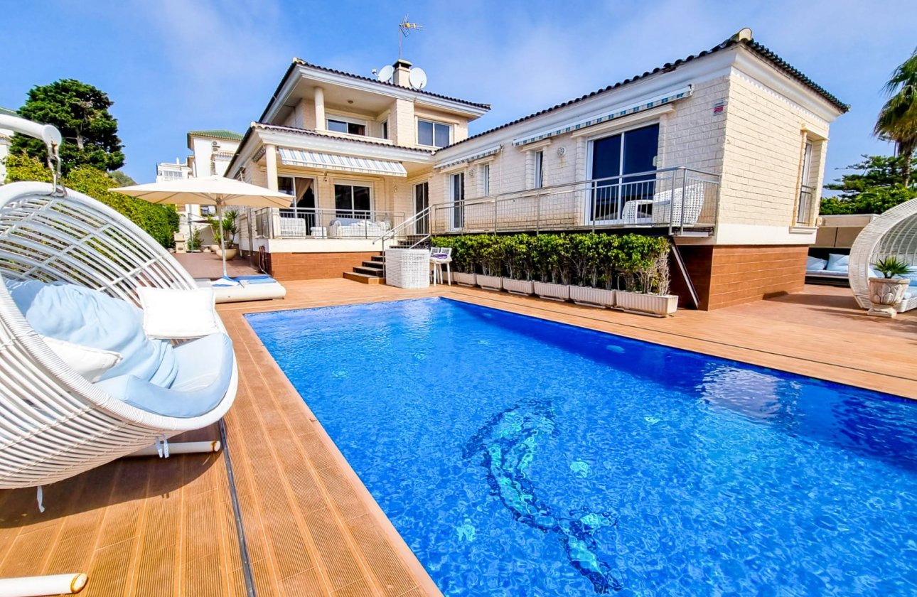 Resale - Villa - Torrevieja - La Mata