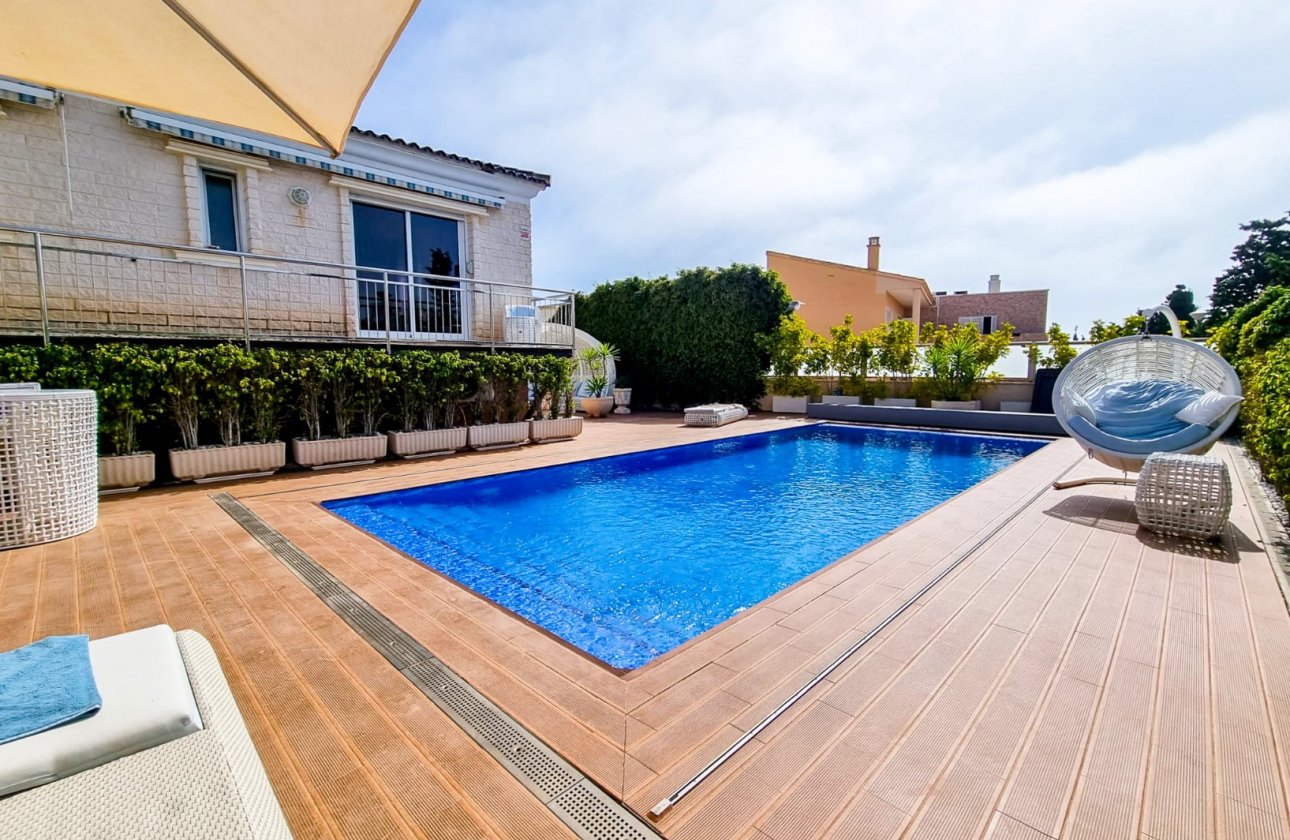 Resale - Villa - Torrevieja - La Mata