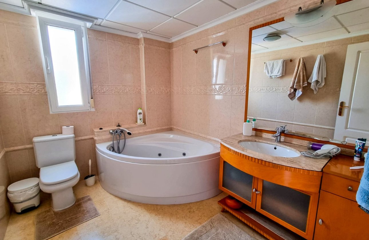 Resale - Villa - Torrevieja - La Mata