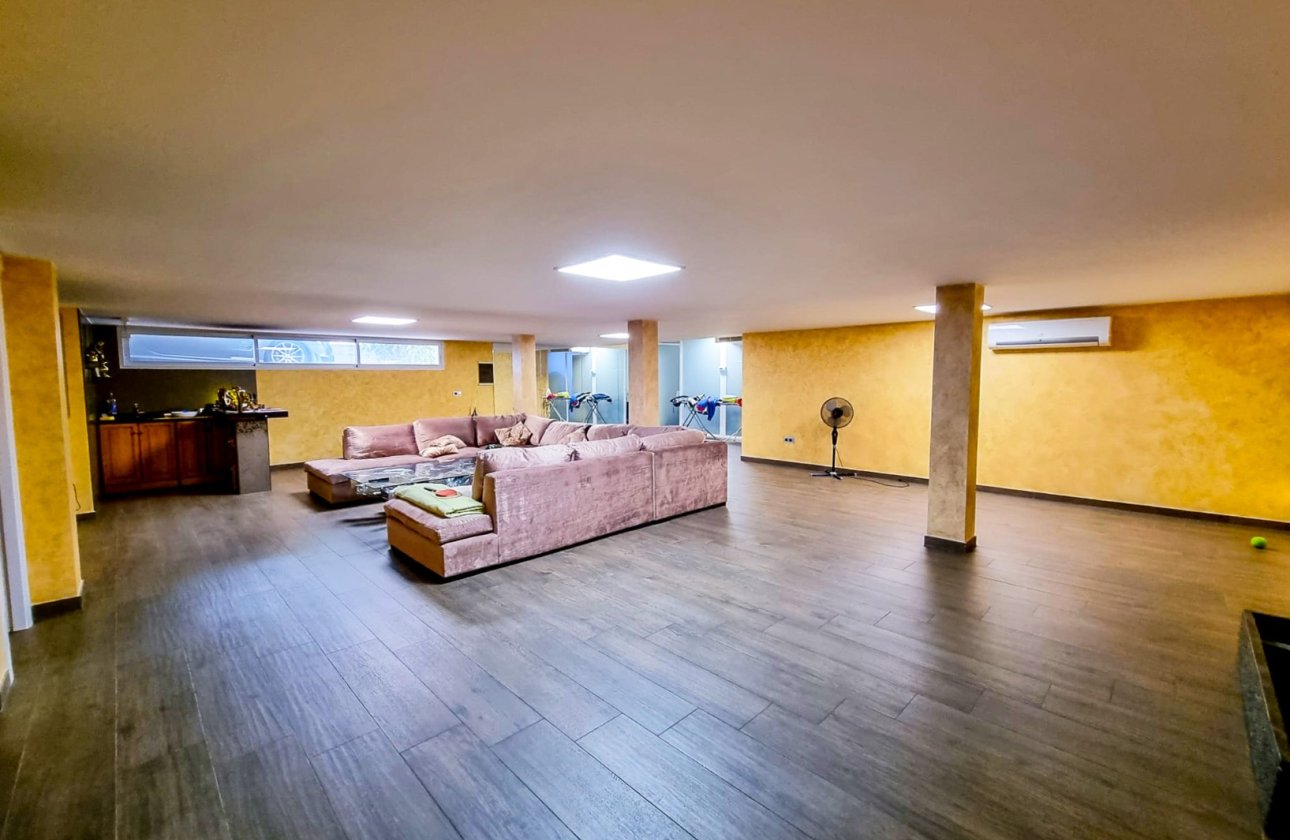 Resale - Villa - Torrevieja - La Mata