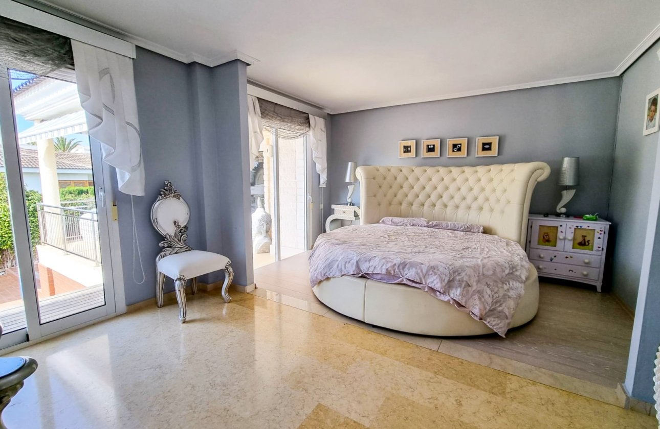 Resale - Villa - Torrevieja - La Mata