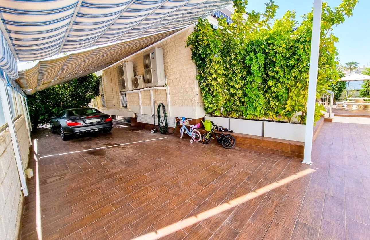 Resale - Villa - Torrevieja - La Mata