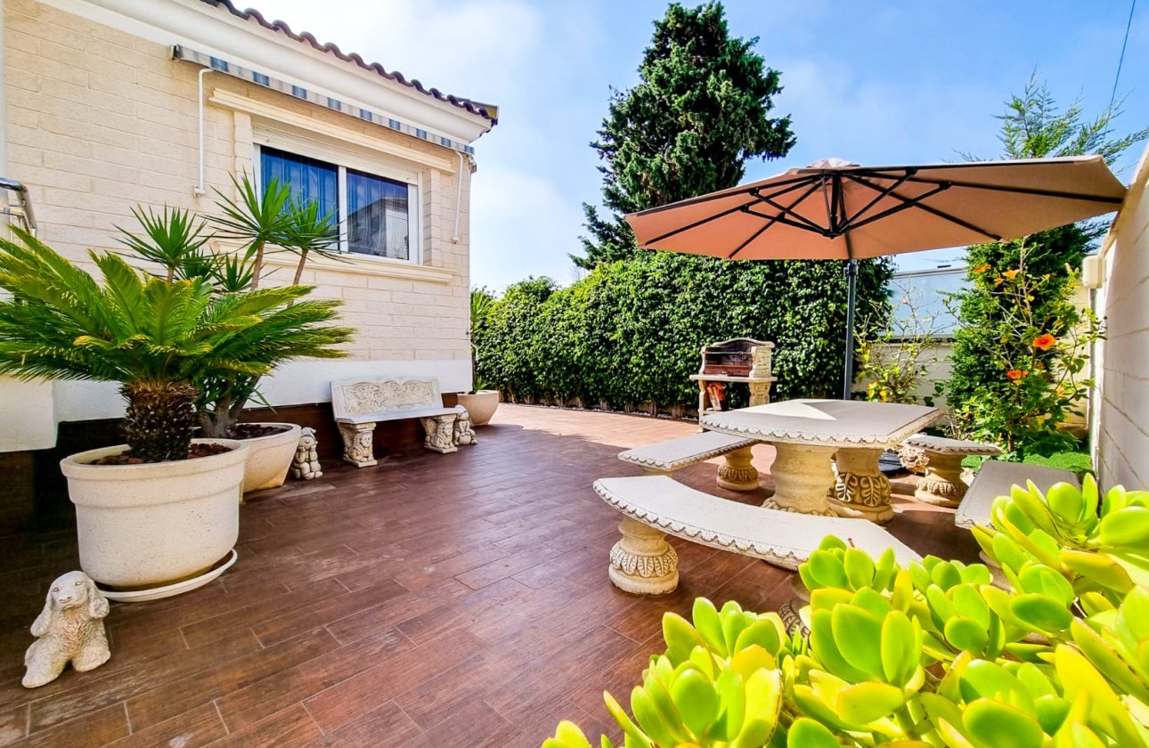 Resale - Villa - Torrevieja - La Mata