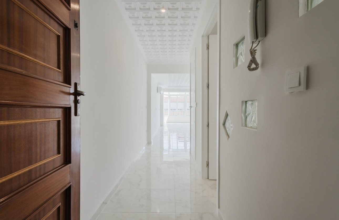 Resale - Apartment / flat - Torrevieja - Playa del Acequión