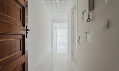 Resale - Apartment / flat - Torrevieja - Playa del Acequión