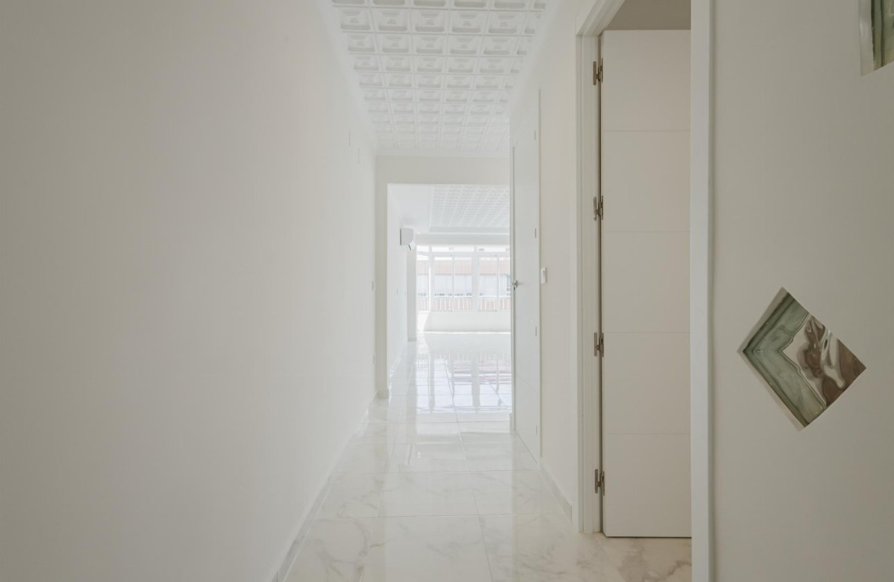 Resale - Apartment / flat - Torrevieja - Playa del Acequión