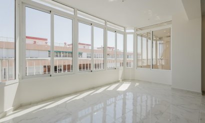 Resale - Apartment / flat - Torrevieja - Playa del Acequión