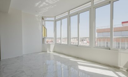 Resale - Apartment / flat - Torrevieja - Playa del Acequión