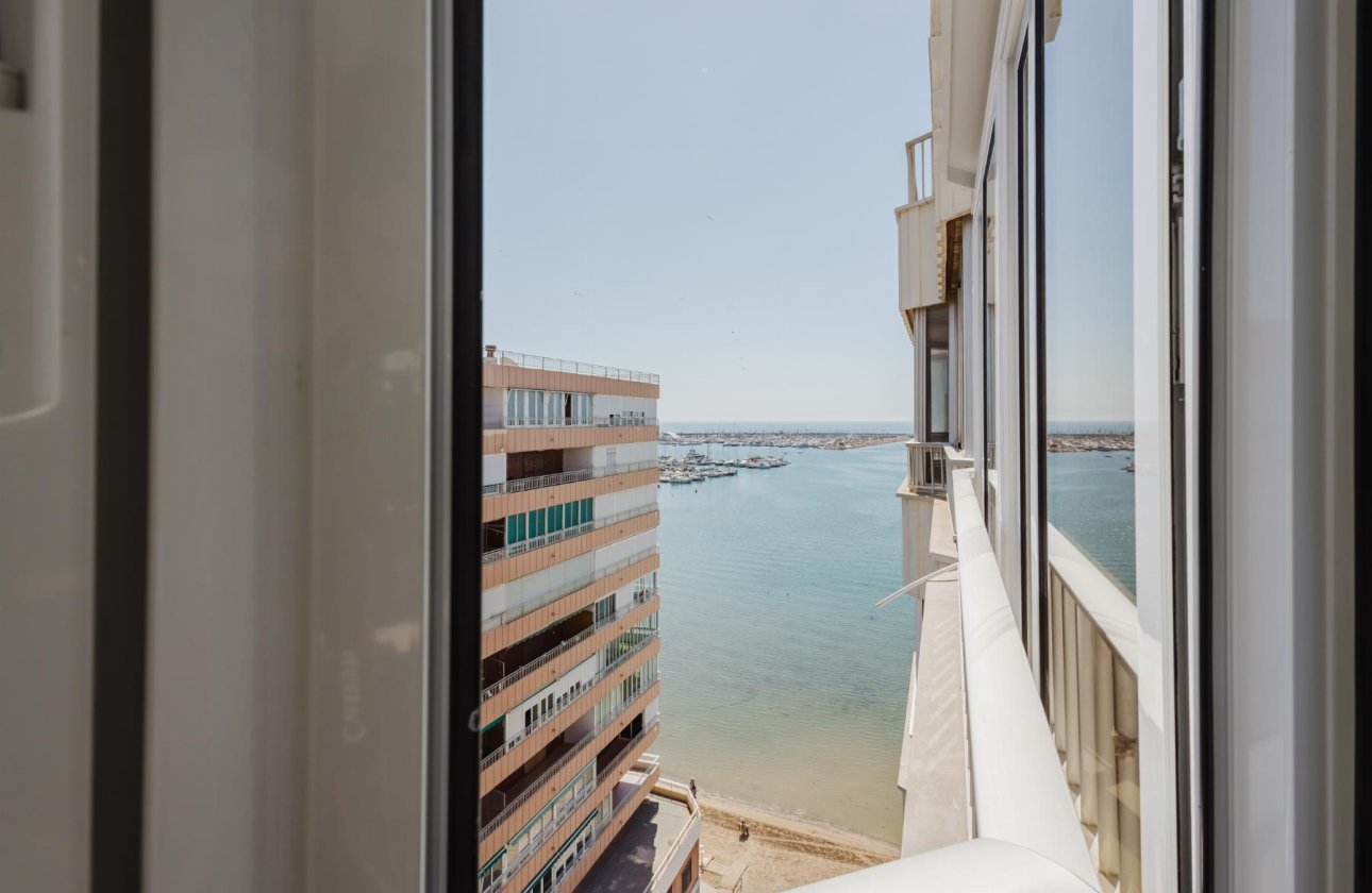 Resale - Apartment / flat - Torrevieja - Playa del Acequión