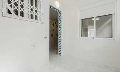 Resale - Apartment / flat - Torrevieja - Playa del Acequión