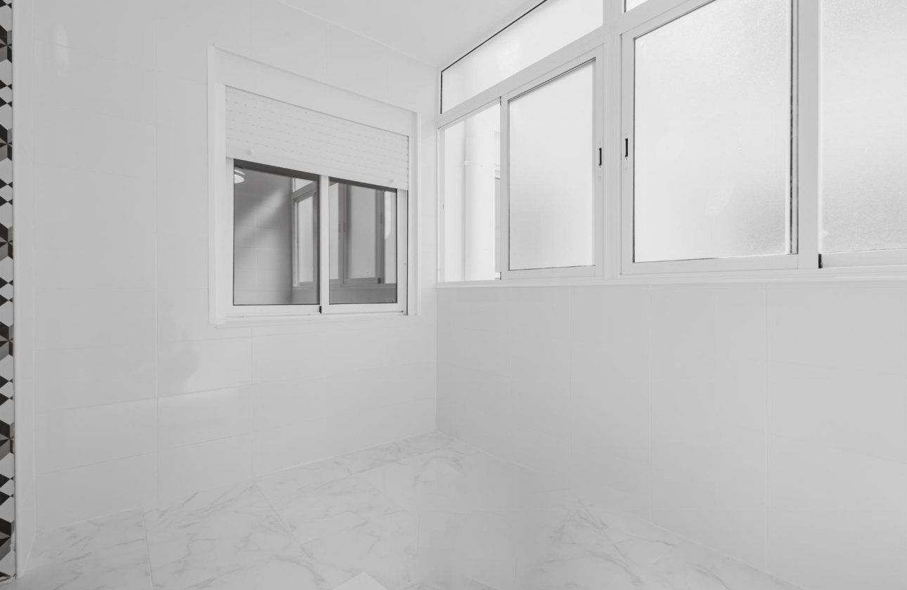 Resale - Apartment / flat - Torrevieja - Playa del Acequión