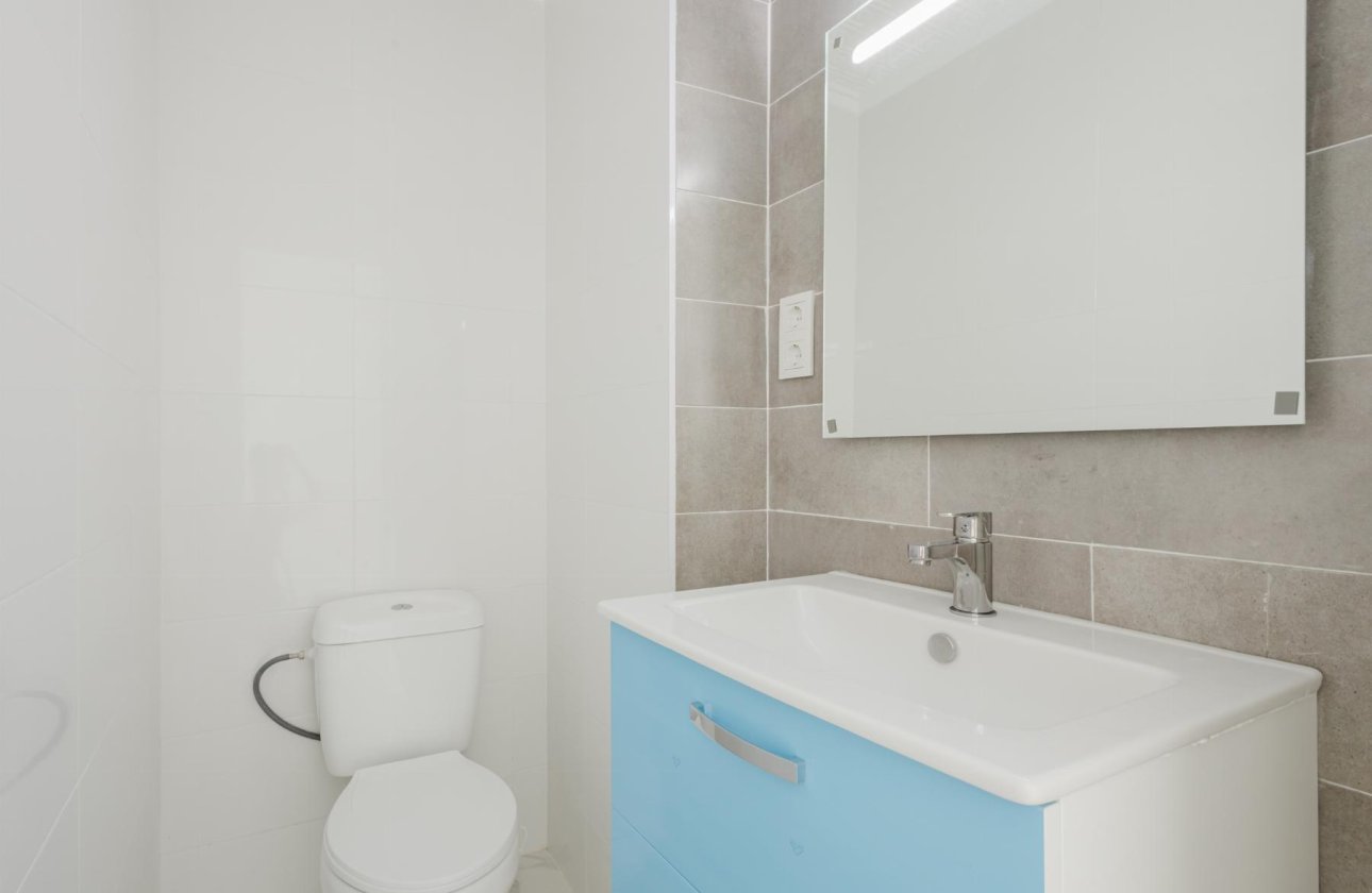 Resale - Apartment / flat - Torrevieja - Playa del Acequión