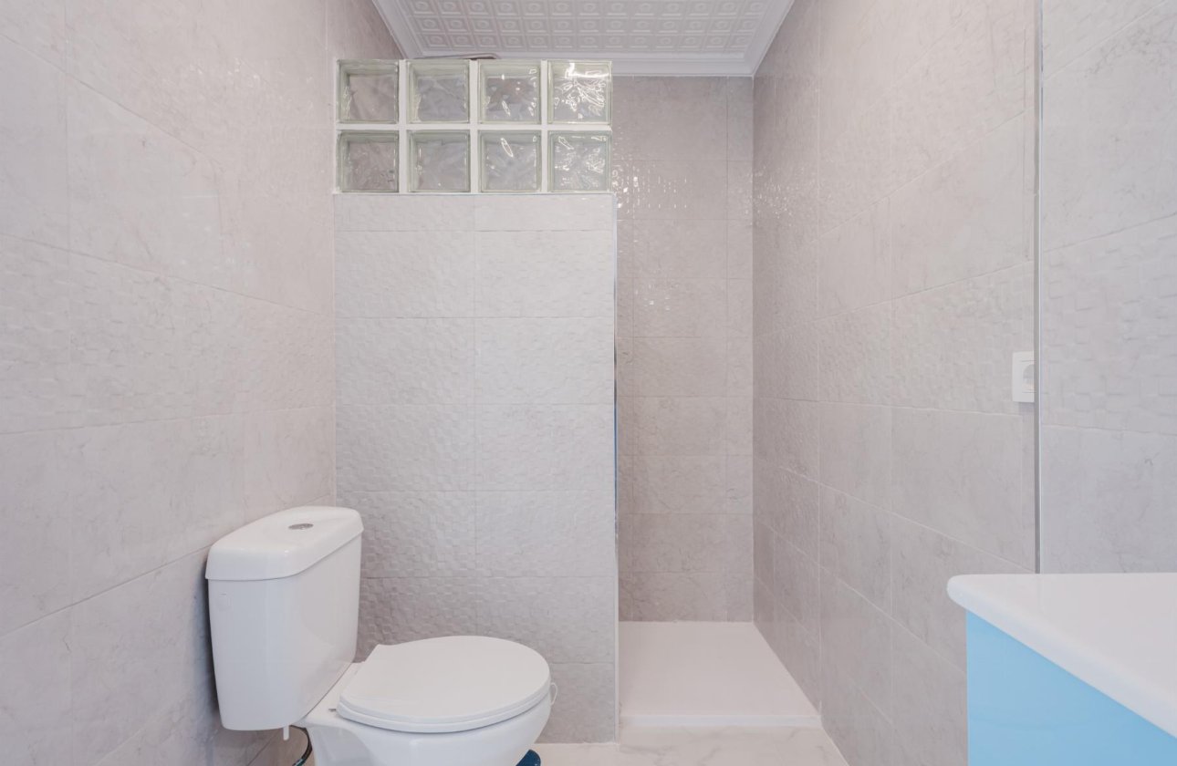 Resale - Apartment / flat - Torrevieja - Playa del Acequión