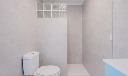 Resale - Apartment / flat - Torrevieja - Playa del Acequión