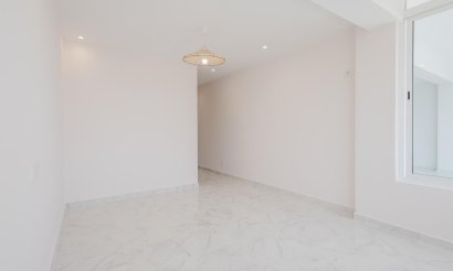 Resale - Apartment / flat - Torrevieja - Playa del Acequión