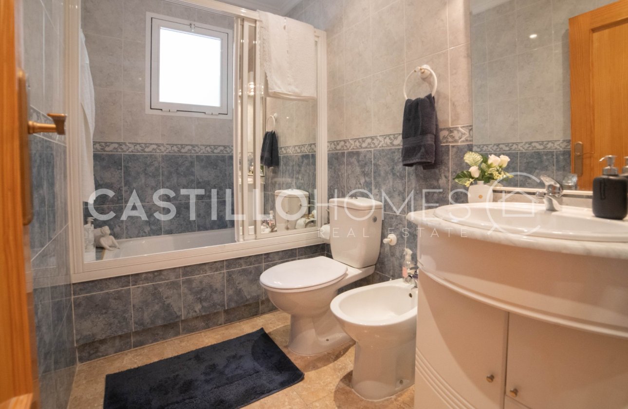 Resale - Apartment / flat - Torrevieja - Centro