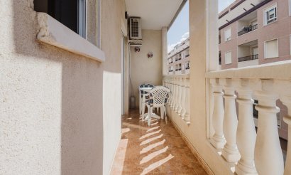 Resale - Apartment / flat - Torrevieja - Parque de Las Naciones