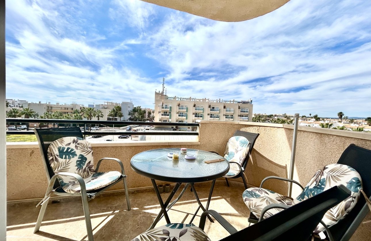 Resale - Apartment / flat - Cabo Roig
