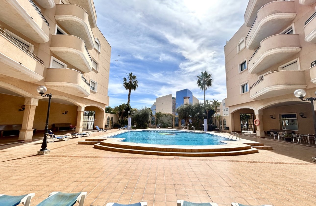 Resale - Apartment / flat - Cabo Roig